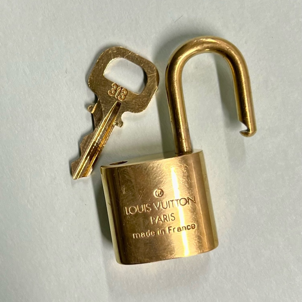 Louis Vuitton Lock and Key #313 LV Designer - Picture 3 of 5